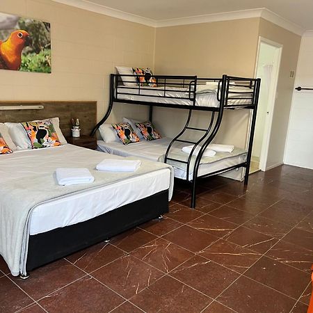 Spanish Lace Motor Inn Таунсвилл Экстерьер фото
