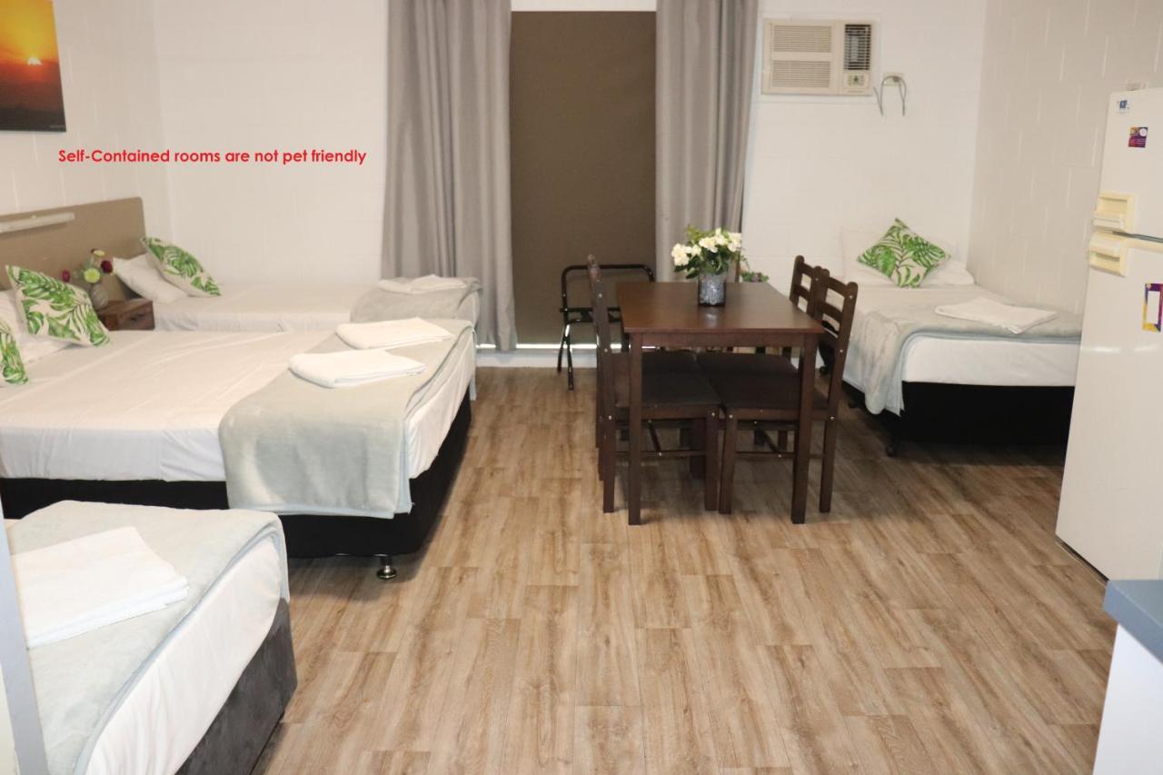 Spanish Lace Motor Inn Таунсвилл Экстерьер фото