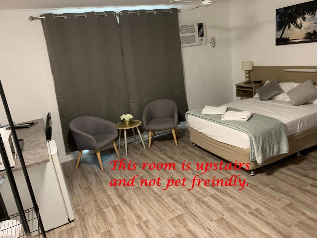 Spanish Lace Motor Inn Таунсвилл Экстерьер фото