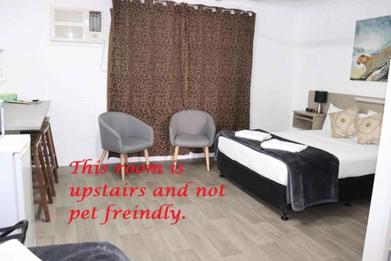 Spanish Lace Motor Inn Таунсвилл Экстерьер фото