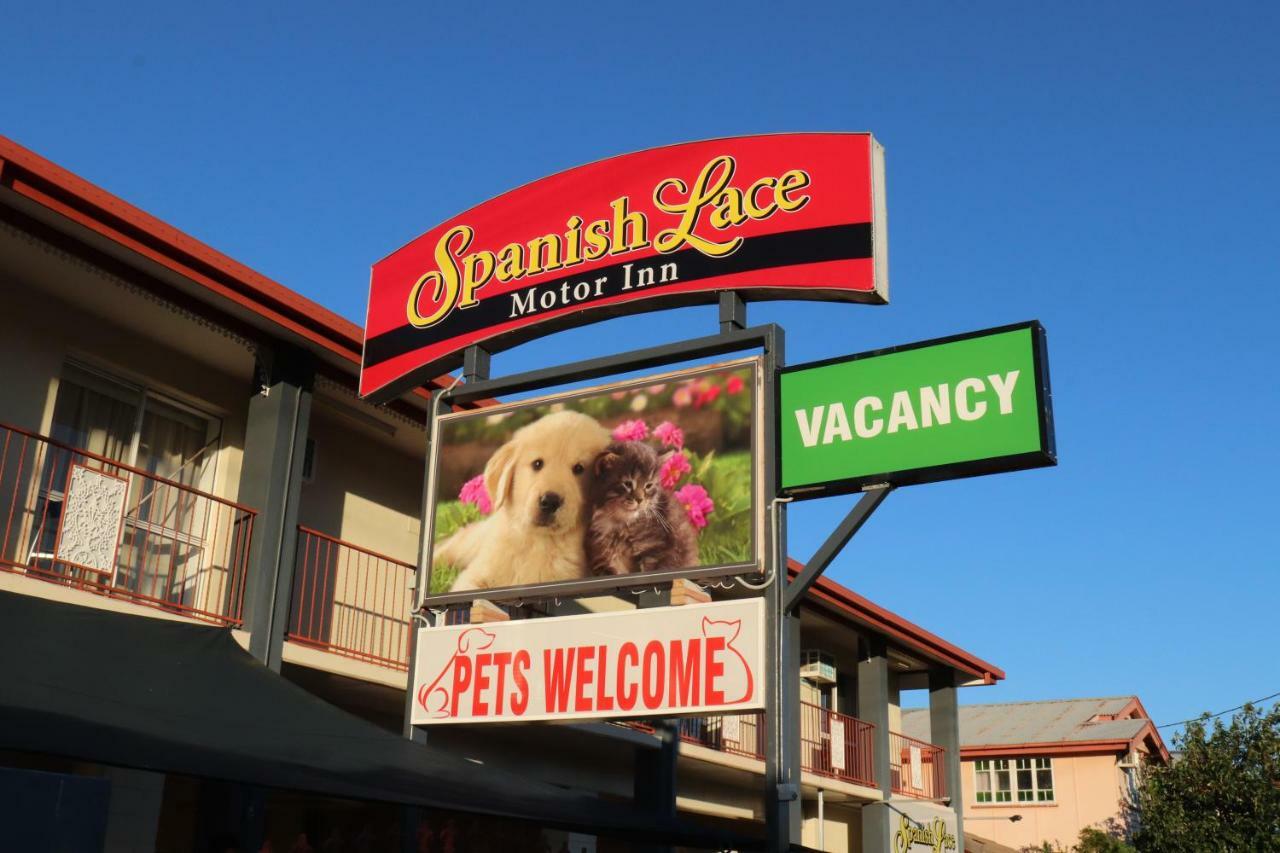 Spanish Lace Motor Inn Таунсвилл Экстерьер фото